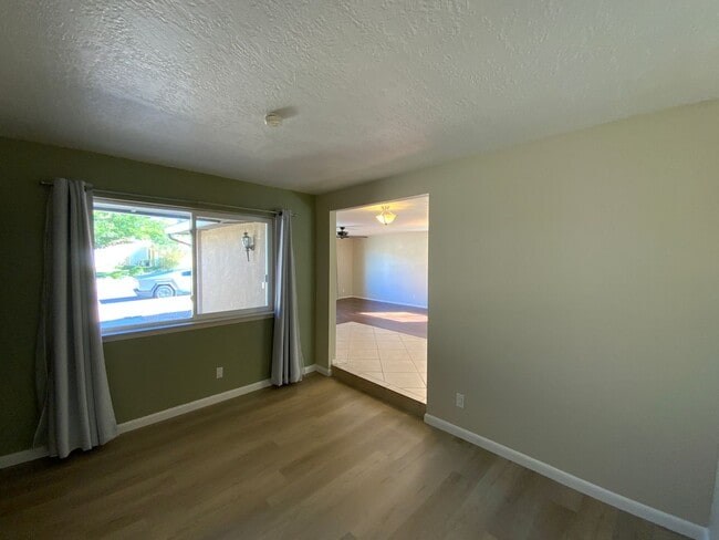 Building Photo - 4 Bedroom with Office Single Story Home Av...