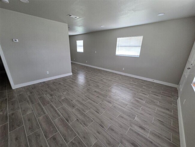 Building Photo - 38300 Henry Dr