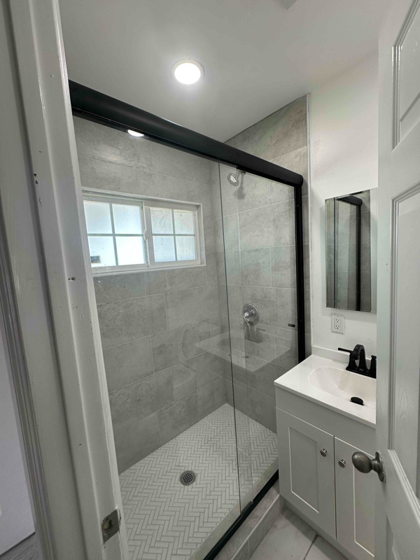 Building Photo - 3353 Conejo Dr