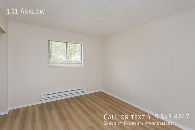 Building Photo - 131 Arklow-