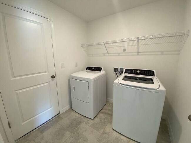 Building Photo - 17121 Parma Ct