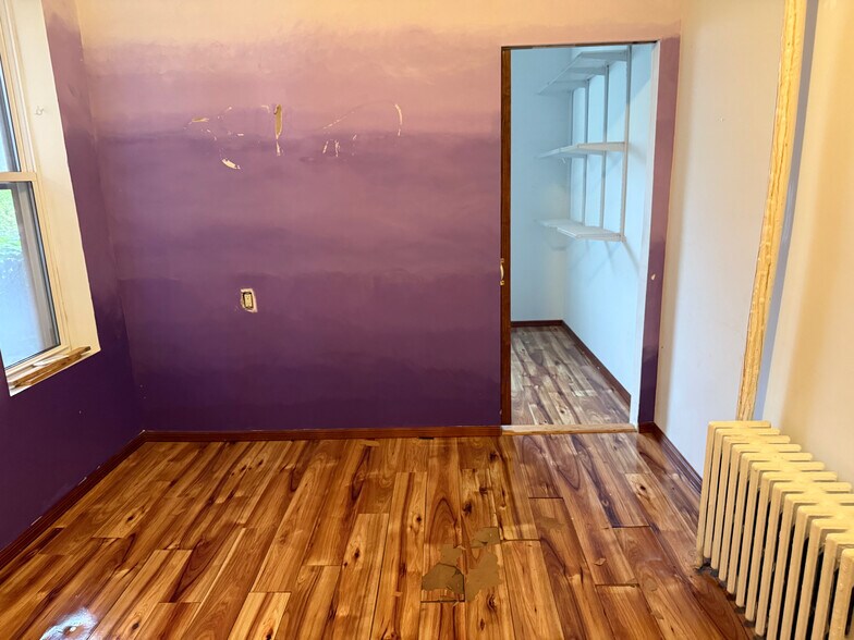 Building Photo - 546 46th St