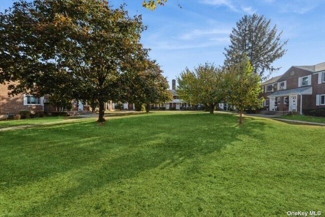 Primary Photo - 260-1 74th Ave