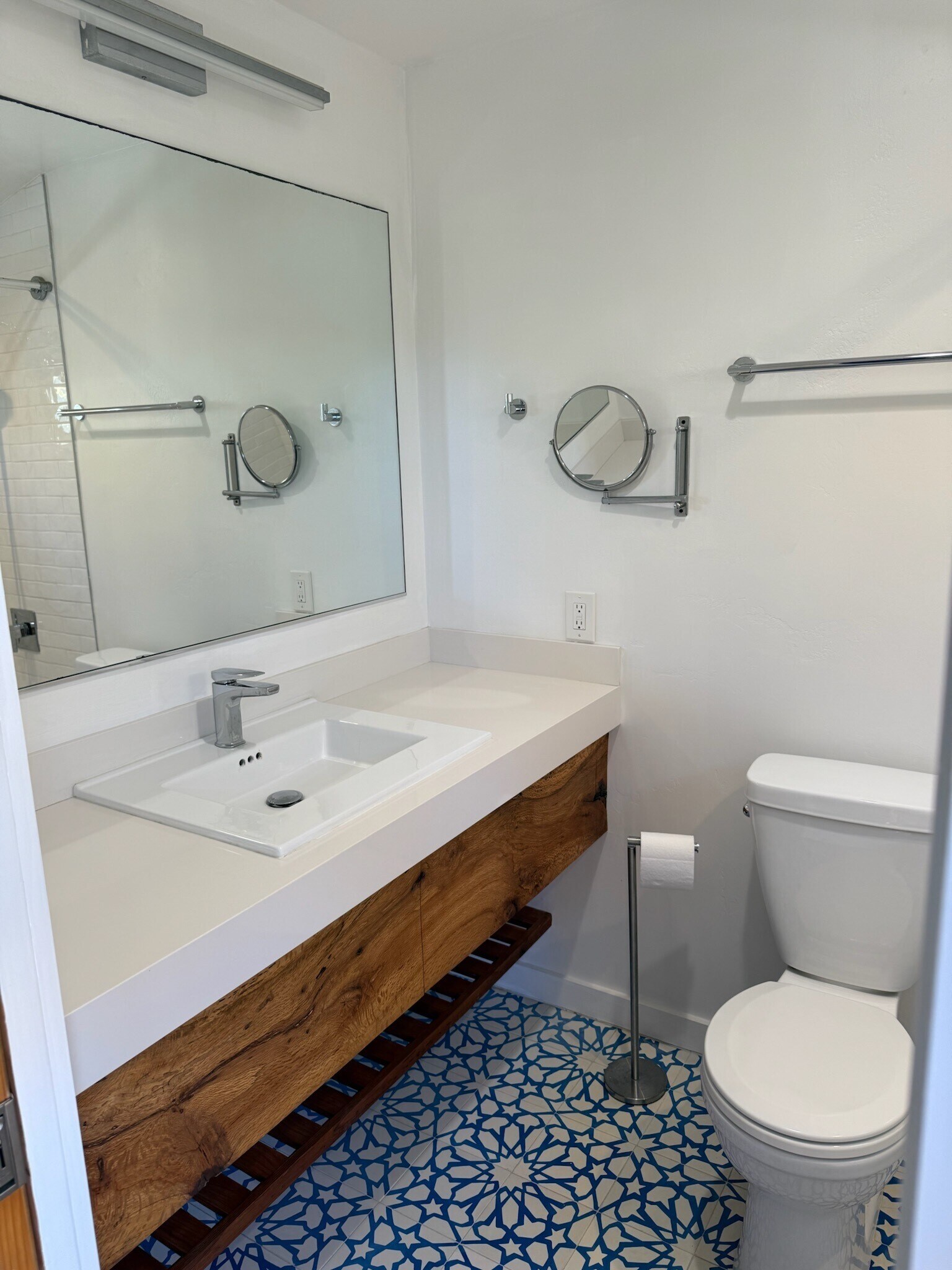 Master bath - 2271 Edinburg Ave