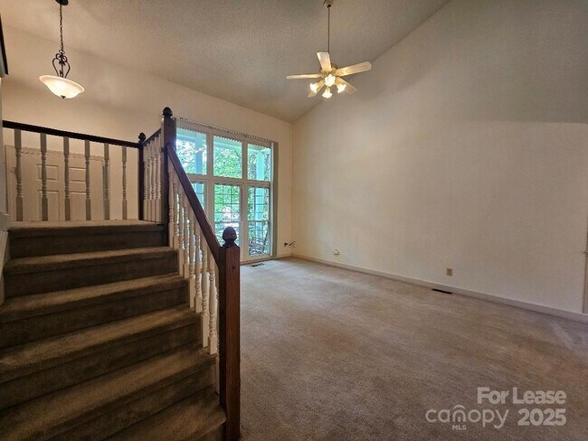 Building Photo - 4015 Brownes Ferry Rd
