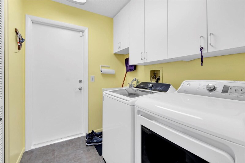 Building Photo - 7099 Pond View Ct