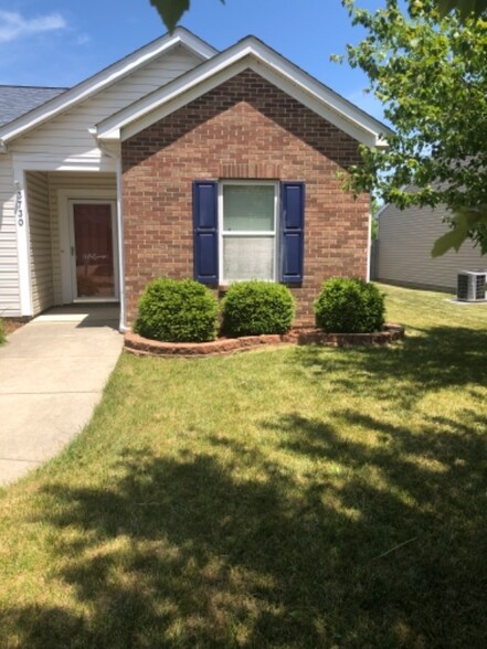 Building Photo - 3730 Tesla Dr