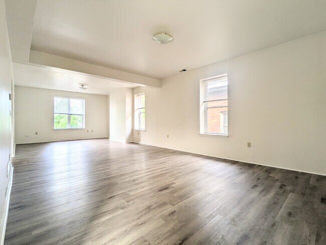 Building Photo - 5552 Black St