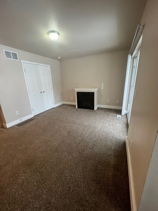 Building Photo - Great 3 bedroom in Central Meridian