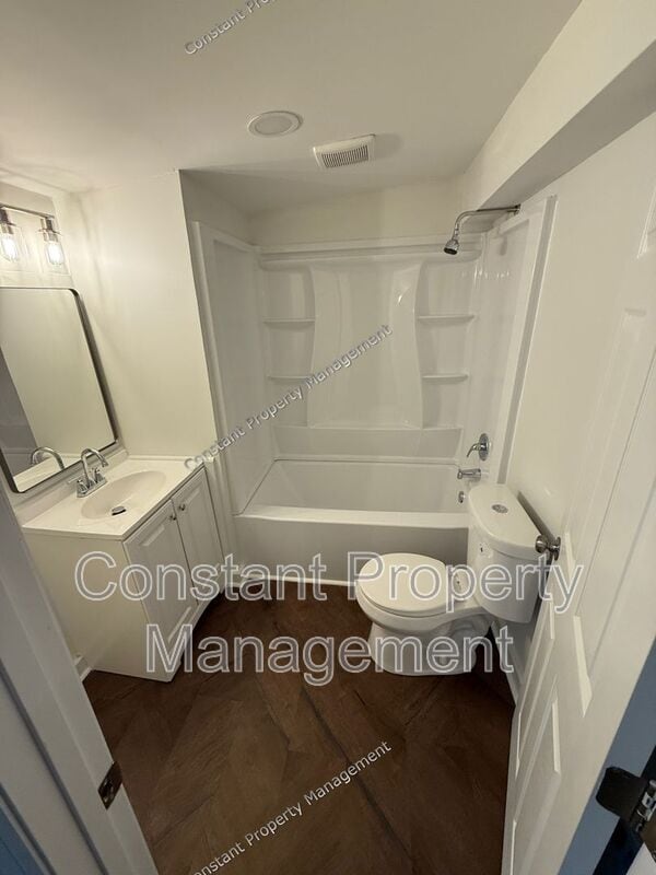 Building Photo - 4047 Pershing Ave