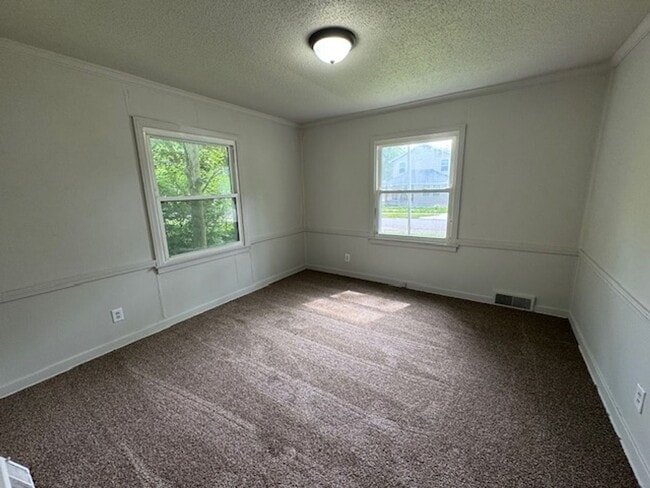 Building Photo - 4532 Weisser Park Ave