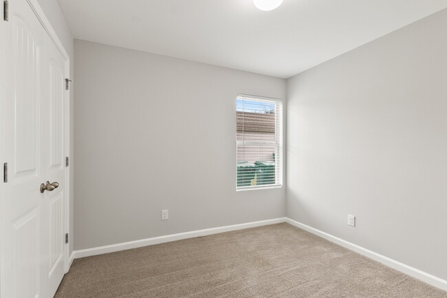 Building Photo - 16411 Waterbury Ln