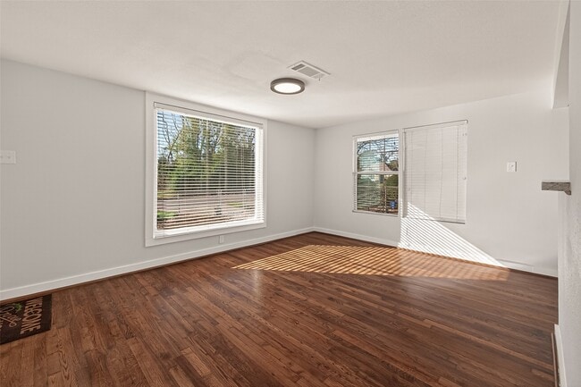 Building Photo - 754 Prosper St