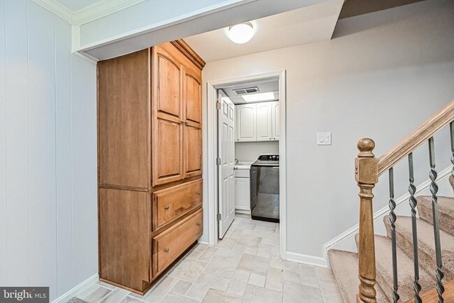 Building Photo - 9929 Hemlock Woods Ln