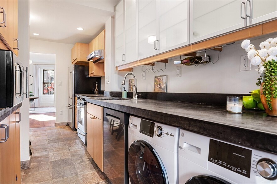 Building Photo - 15 Concord Sq