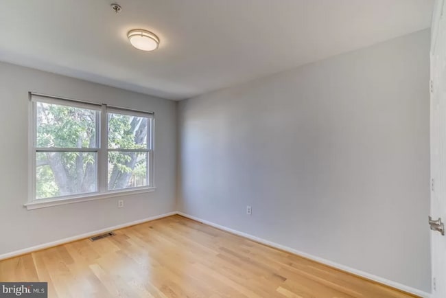 Building Photo - 325 U St NW