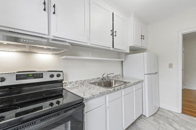 Building Photo - 38-40 Cedar Street Unit 243