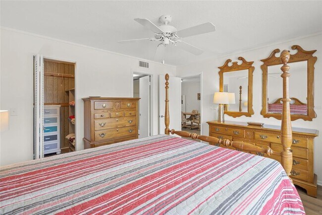 Building Photo - 708 S Tamiami Trl