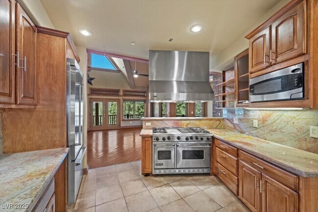 Building Photo - 386 Alpine Way