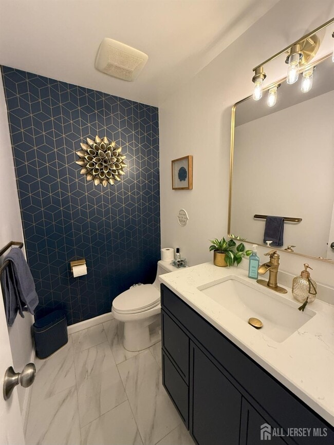 Building Photo - 37 Dorchester Dr