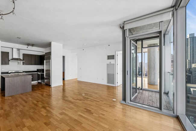 Building Photo - 600 N Fairbanks Ct