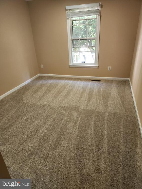 Building Photo - 17027 Catalpa Ct