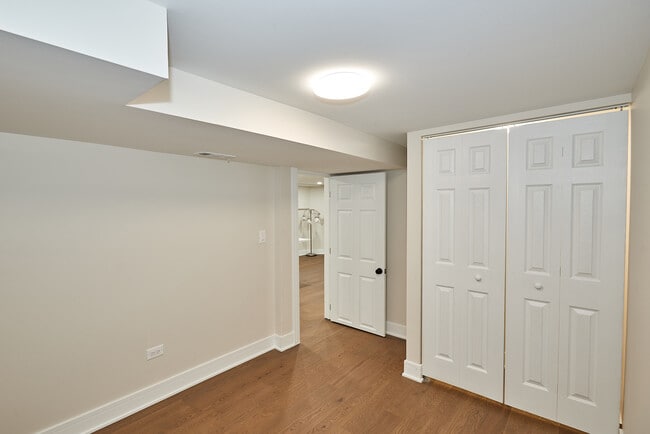 Building Photo - 5018 W Pensacola Ave
