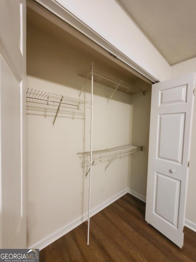 Building Photo - 217 Sweetgum Ln