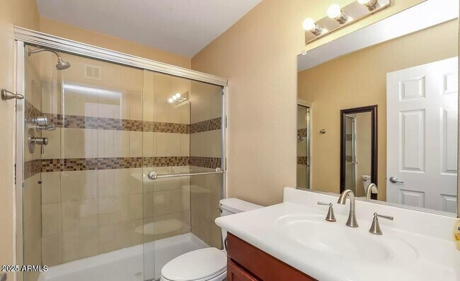 Building Photo - 1401 E El Parque Dr