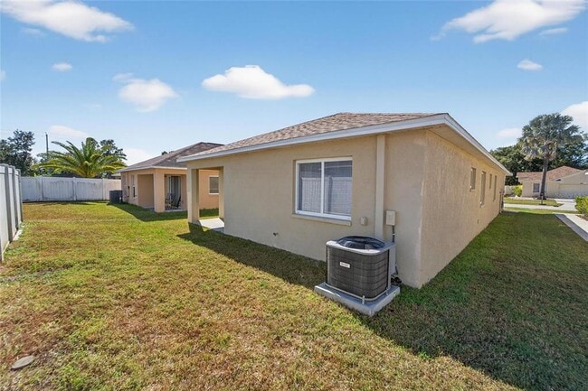 Building Photo - 11812 Lynmoor Dr