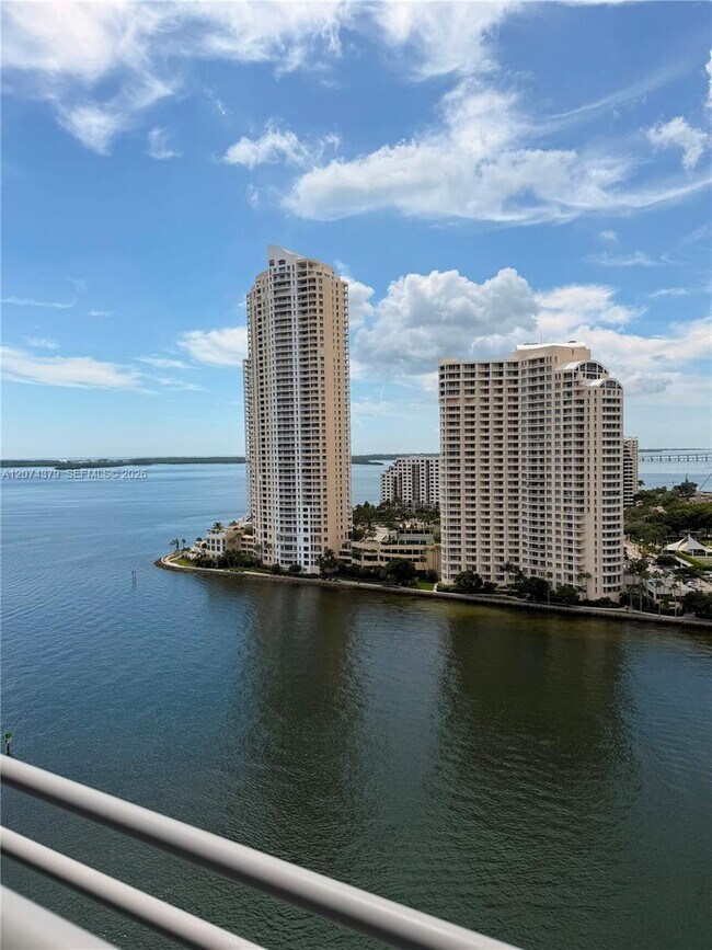 Building Photo - 335 S Biscayne Blvd