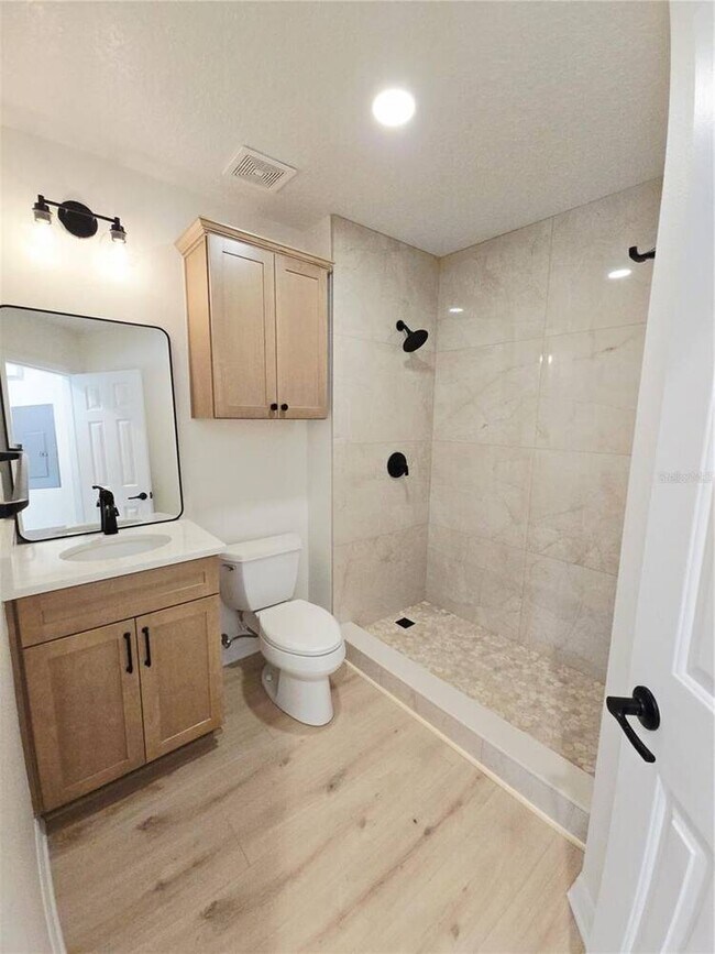 Building Photo - 1106 Rush Ct