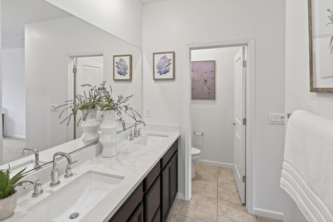 Building Photo - Gorgeous West Roseville Solar Home