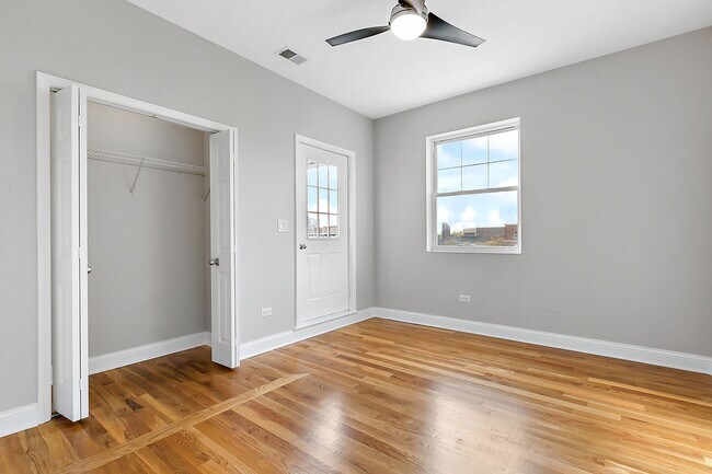 Building Photo - 6156 S Kenwood Ave