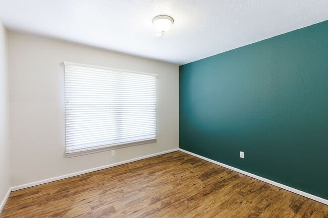 Building Photo - "Spacious 4-Bedroom Haven with 2 Full Baths in Lubbock – Your Perfect Home Awaits!"