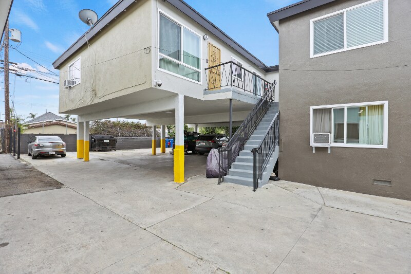 Building Photo - 1358 W 36th St