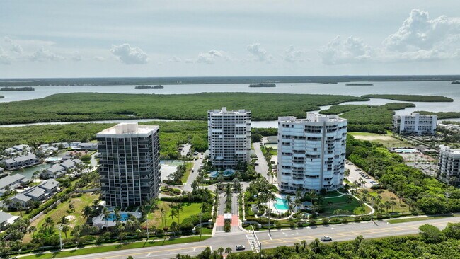 Building Photo - 5049 N Hwy A1A