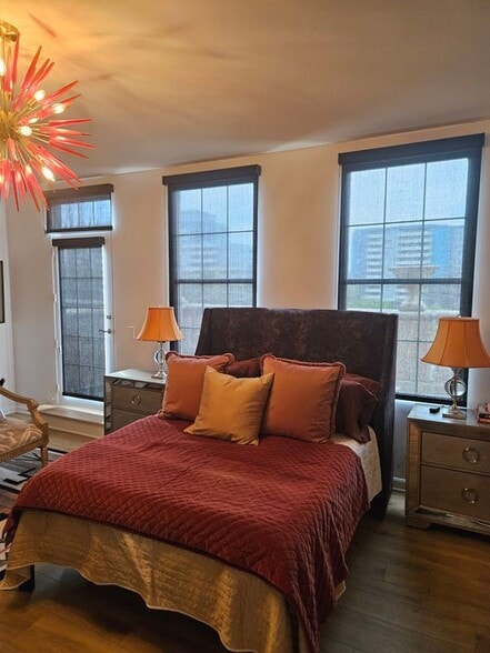 Building Photo - 475 W 12th Ave