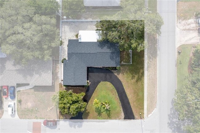 Building Photo - 1801 Bellemeade Dr