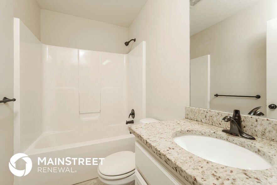 Building Photo - 18610 E 19th Ter Ct S