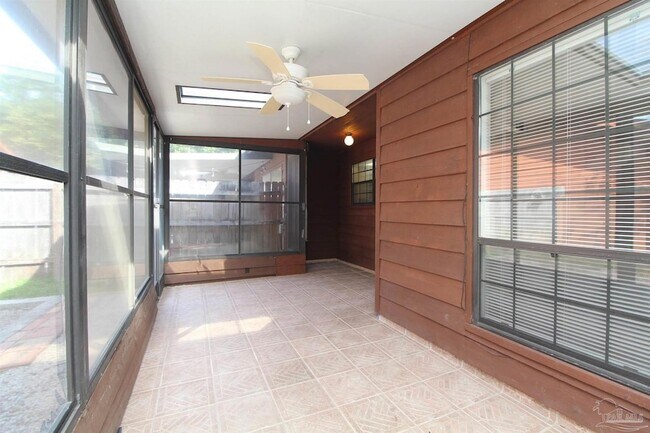 Building Photo - 2375 Sugartree Ave