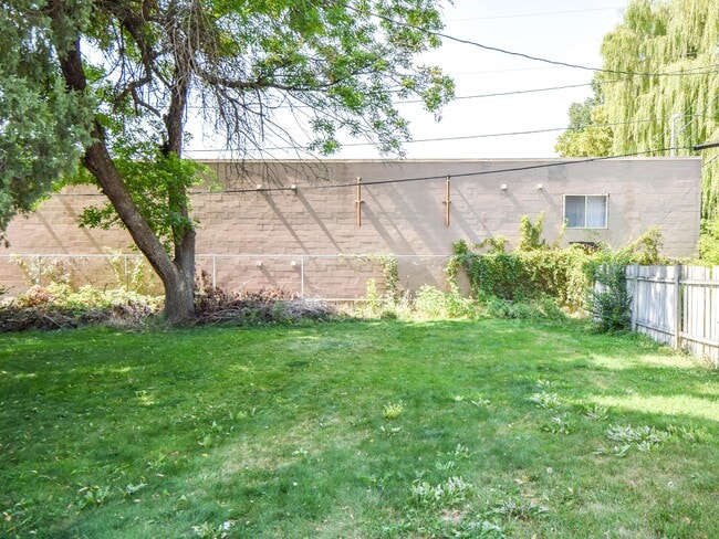 Building Photo - 271 N 100 E