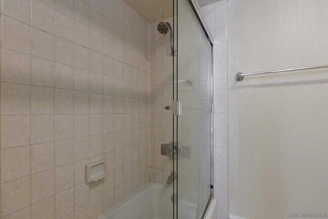 Building Photo - 2585 Caminito Muirfield