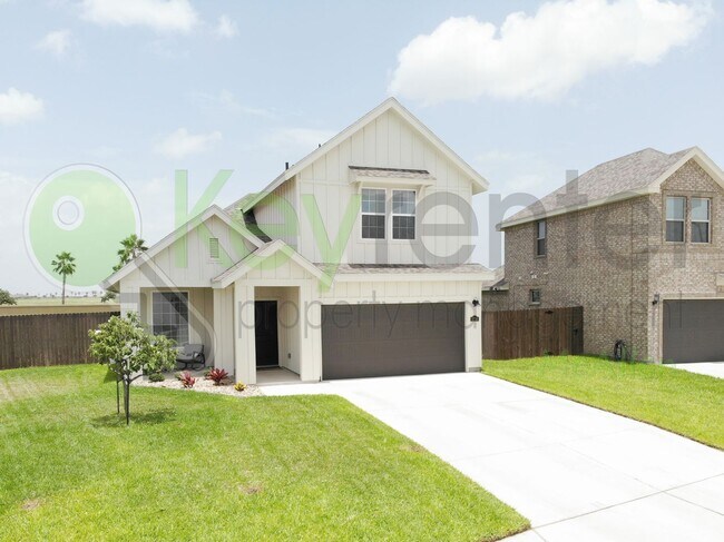 Building Photo - Beautiful 3B/2.5B Home in Mcallen ( Tres Lagos  Community )