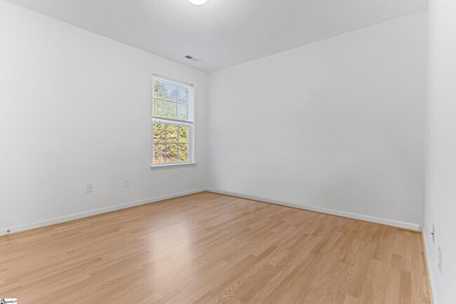 Building Photo - 301 Carnahan Dr