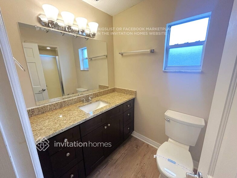 Building Photo - 4407 Orangewood Loop E