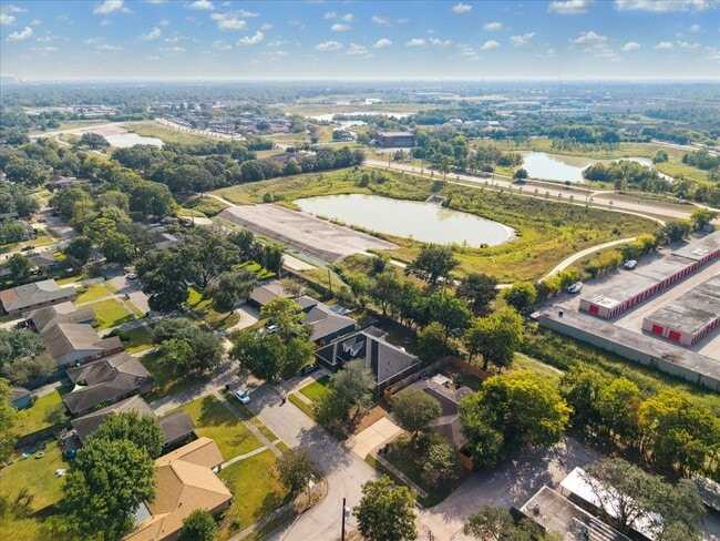 Building Photo - 11531 Gaymoor Dr