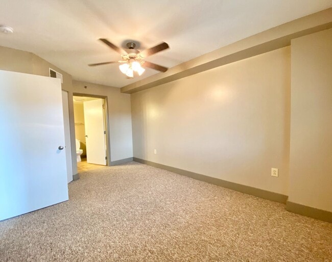 Building Photo - Great find for Lake Plaza: Available for E...