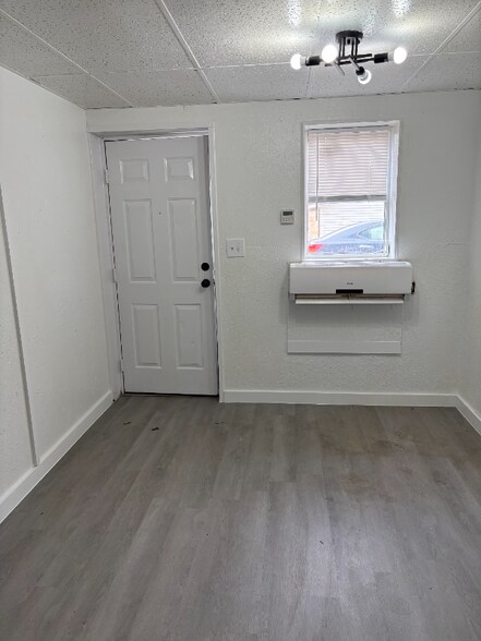 Building Photo - 208 Morning Dr