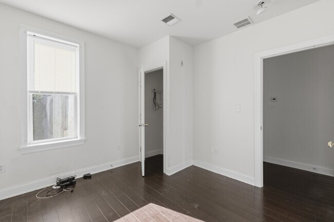 Building Photo - 1832 N 18th St